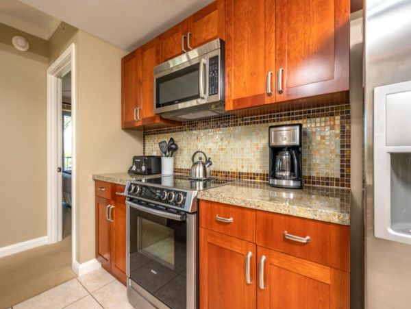 On Beach Maui Condo 2 Bedroom 2 Bathrooms Communal Pool