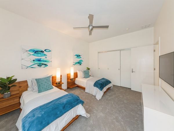 Short Walk to Beach Naples Vacation Home Private Caged Pool