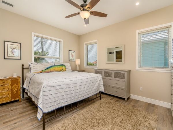 Water View Marathon Vacation Pool Home Sleeps 8