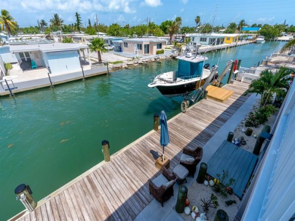 Water View Marathon Vacation Pool Home Sleeps 8