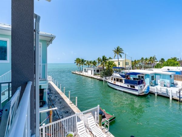 Water View Marathon Vacation Pool Home Sleeps 8