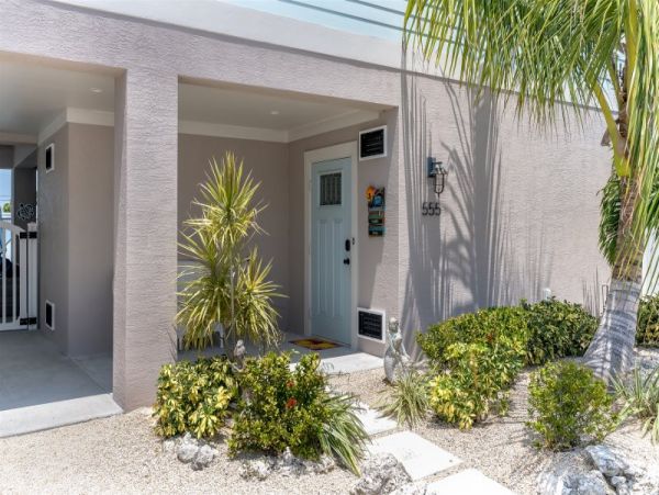 Water View Marathon Vacation Pool Home Sleeps 8