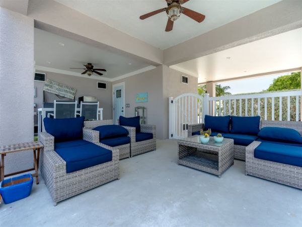 Water View Marathon Vacation Pool Home Sleeps 8