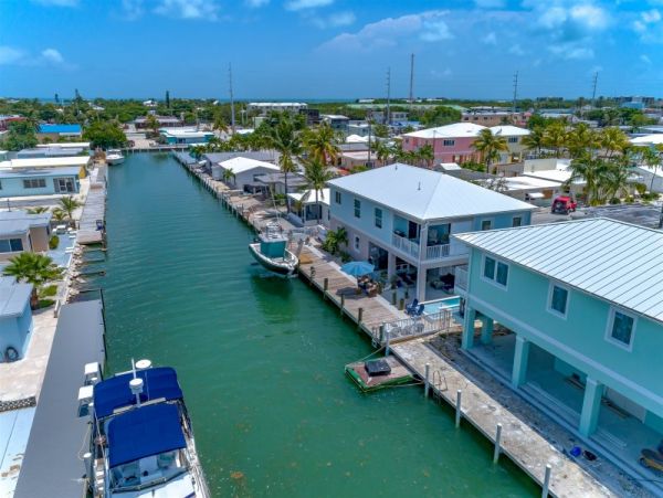 Water View Marathon Vacation Pool Home Sleeps 8