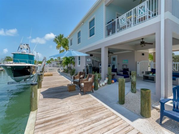 Water View Marathon Vacation Pool Home Sleeps 8