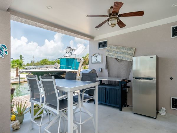 Water View Marathon Vacation Pool Home Sleeps 8