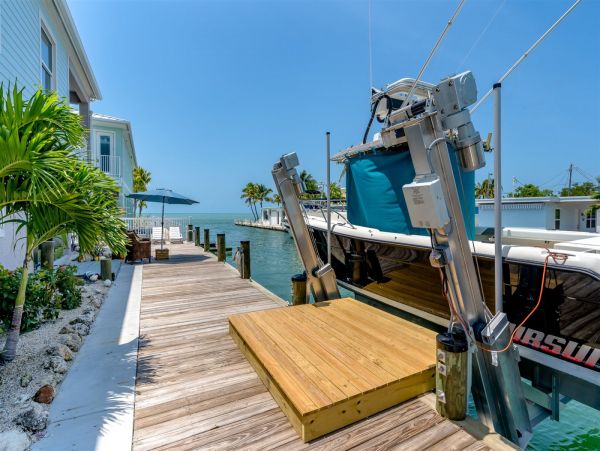 Water View Marathon Vacation Pool Home Sleeps 8