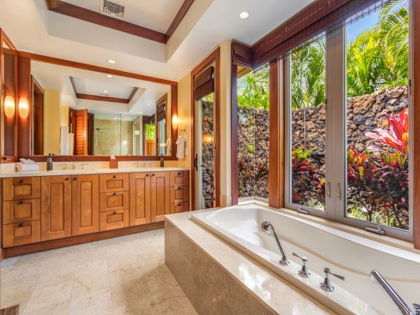Luxury Estate with 4 Bedrooms & Amazing Views
