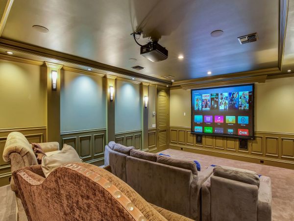 Hawaii Luxurious Vacation Rental - Seven Bedroom Villa with Pool, Ocean Views & Great Amenities