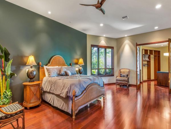 Hawaii Luxurious Vacation Rental - Seven Bedroom Villa with Pool, Ocean Views & Great Amenities