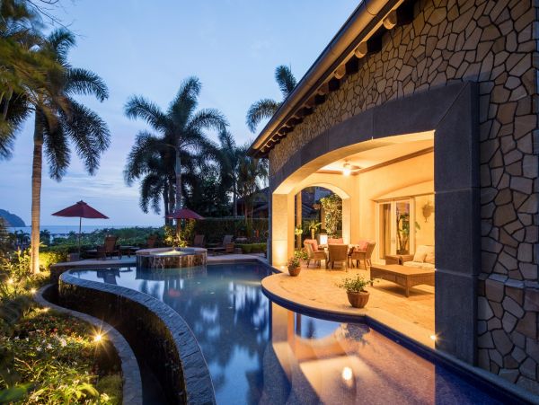 Luxury Vacation Villa with Great Views in Jaco Sleeps 8
