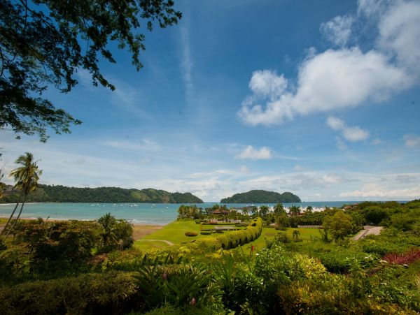 Luxury Vacation Villa with Great Views in Jaco Sleeps 8