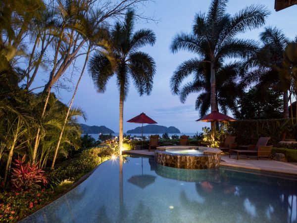 Luxury Vacation Villa with Great Views in Jaco Sleeps 8
