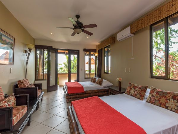 Luxury Hilltop Dominical Home