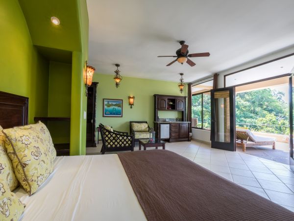 Luxury Hilltop Dominical Home