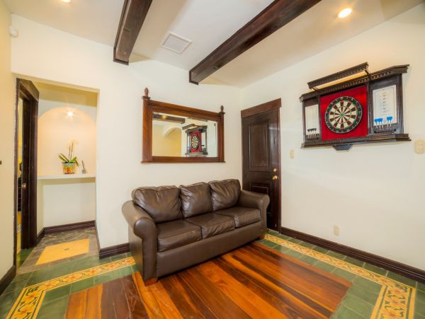 Luxury Home within steps to Herradura beach