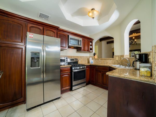 Luxury Home within steps to Herradura beach