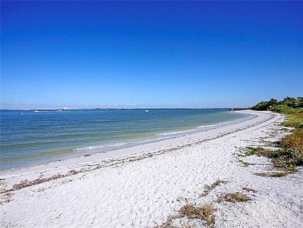 Sanibel Island Two Bedroom Vacation Condo Sleeps Six Guests