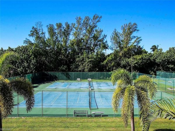 Sanibel Island Two Bedroom Vacation Condo Sleeps Six Guests