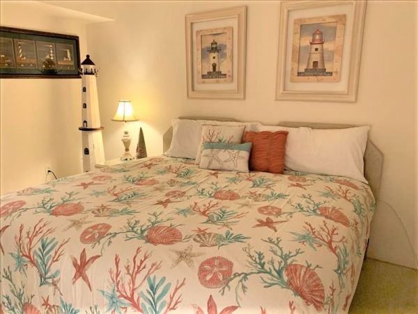 Sanibel Island Two Bedroom Vacation Condo Sleeps Six Guests