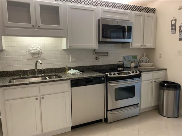 Sanibel Island Two Bedroom Vacation Condo Sleeps Six Guests