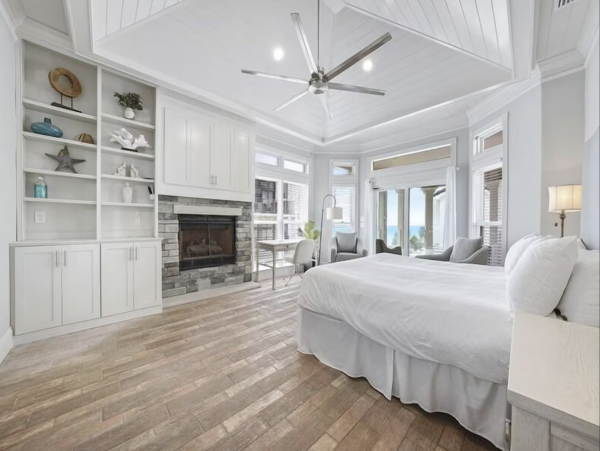 Steps to the Beach 7 Bedroom Home Sleeps 21 Guests in Destin