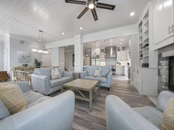 Steps to the Beach 7 Bedroom Home Sleeps 21 Guests in Destin