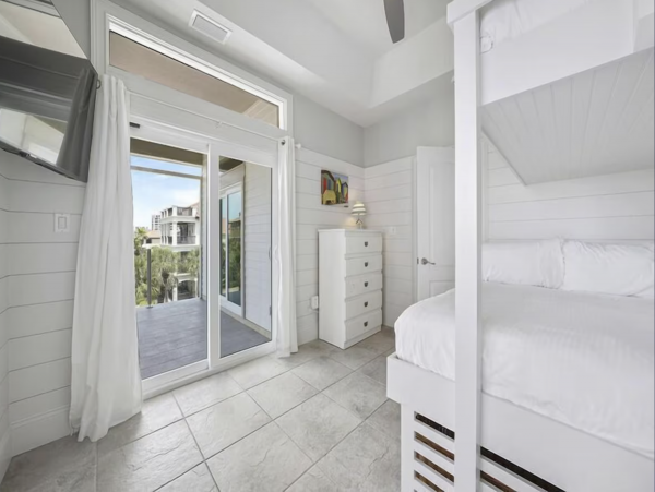 Steps to the Beach 7 Bedroom Home Sleeps 21 Guests in Destin