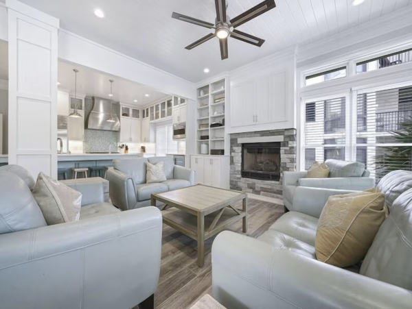 Steps to the Beach 7 Bedroom Home Sleeps 21 Guests in Destin