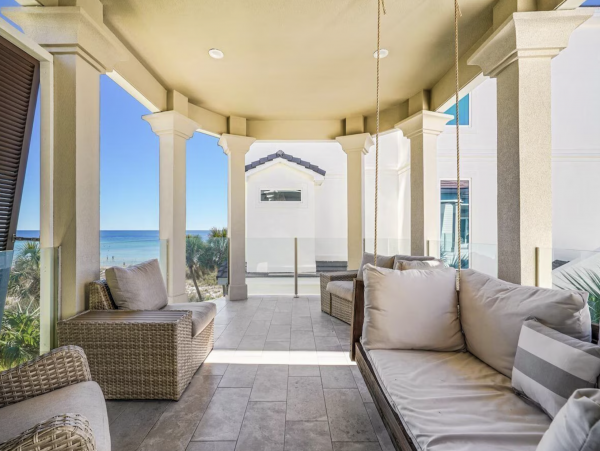 Steps to the Beach 7 Bedroom Home Sleeps 21 Guests in Destin