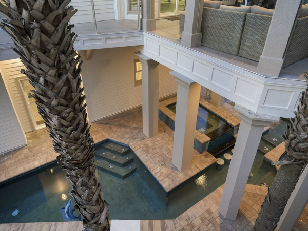 Steps to the Beach 7 Bedroom Home Sleeps 21 Guests in Destin