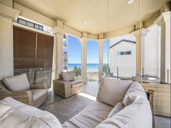 Steps to the Beach 7 Bedroom Home Sleeps 21 Guests in Destin