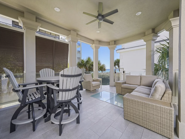 Steps to the Beach 7 Bedroom Home Sleeps 21 Guests in Destin