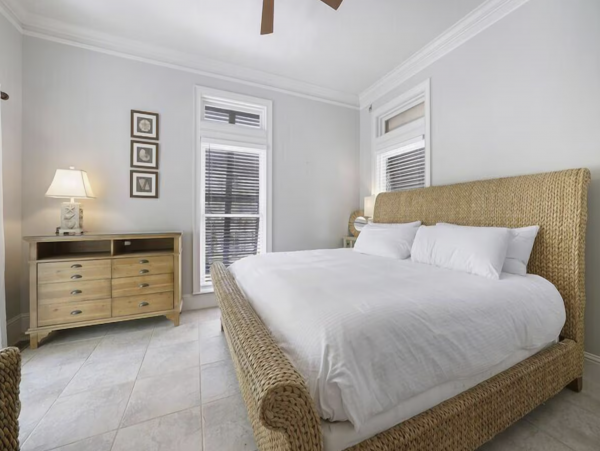 Steps to the Beach 7 Bedroom Home Sleeps 21 Guests in Destin