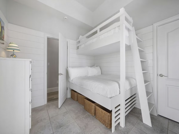 Steps to the Beach 7 Bedroom Home Sleeps 21 Guests in Destin