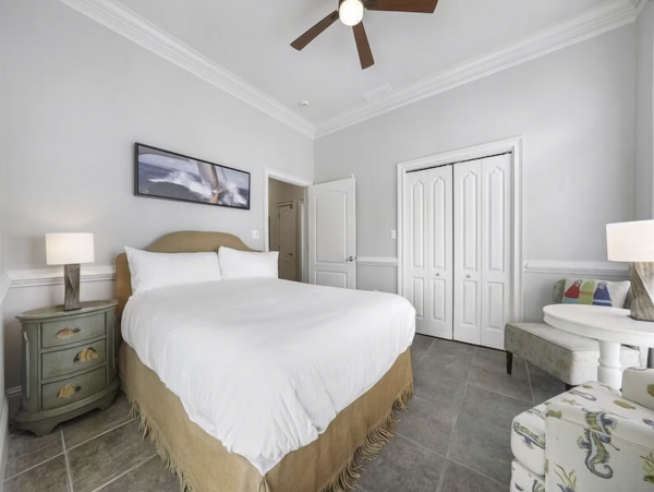 Steps to the Beach 7 Bedroom Home Sleeps 21 Guests in Destin