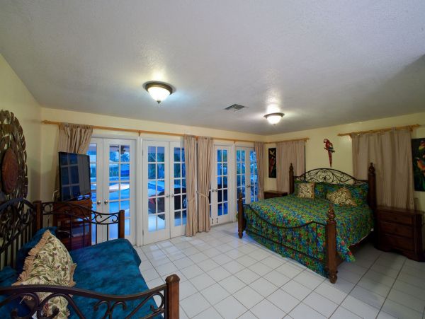 Cayman Islands Home 985321