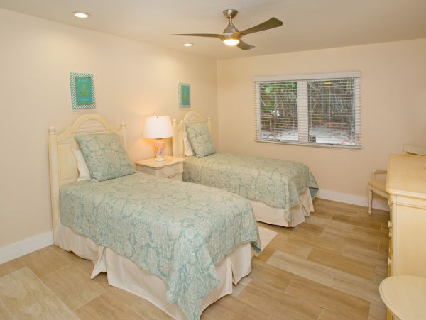 Stunning Oceanfront Seven Bedroom Vacation Rental in Cayman Islands