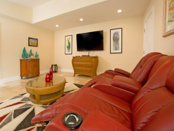 Stunning Oceanfront Seven Bedroom Vacation Rental in Cayman Islands