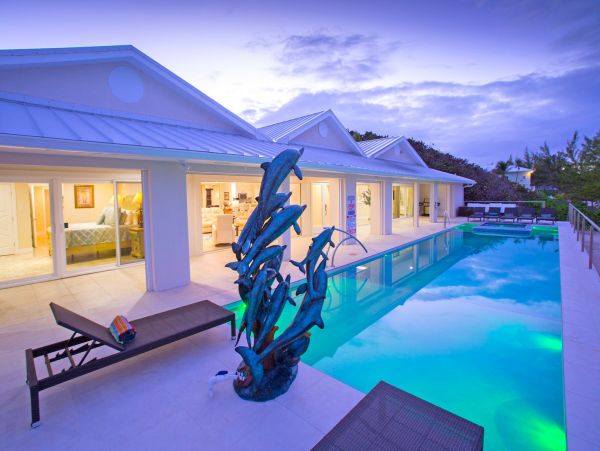 Stunning Oceanfront Seven Bedroom Vacation Rental in Cayman Islands