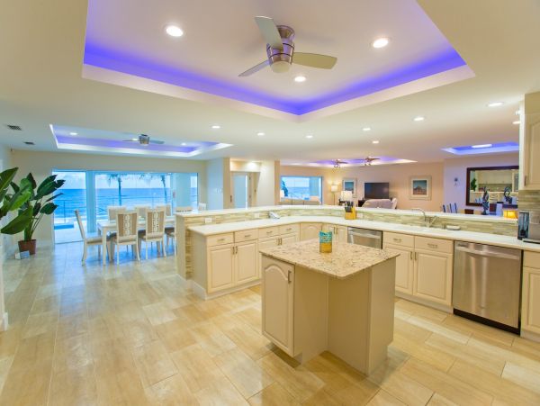 Stunning Oceanfront Seven Bedroom Vacation Rental in Cayman Islands