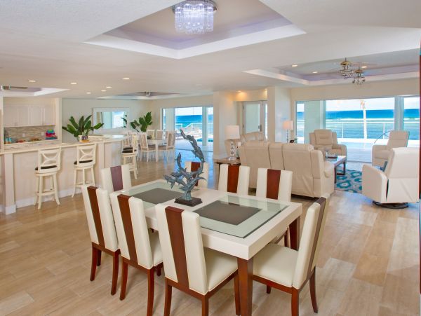 Stunning Oceanfront Seven Bedroom Vacation Rental in Cayman Islands