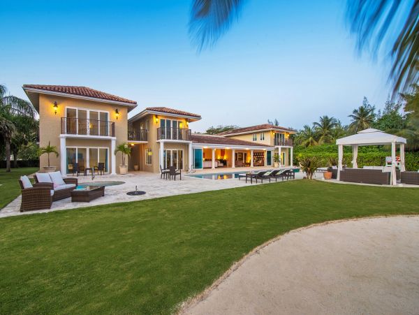 Cayman Islands Home 985324