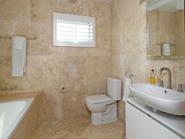 Cayman Islands Home 985324
