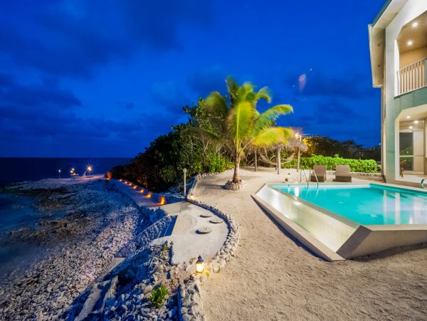 Cayman Islands Home 985326