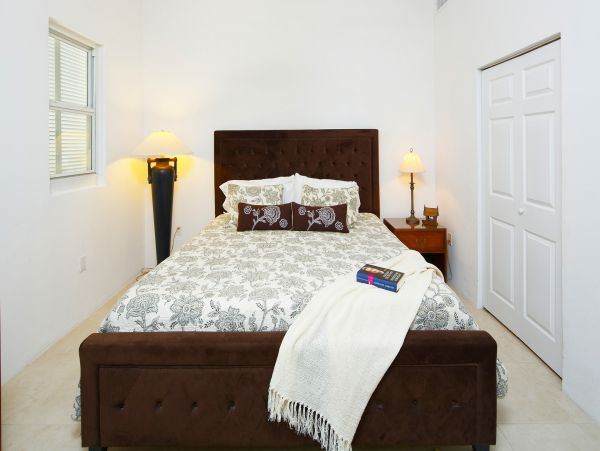 Cayman Islands Home 985327