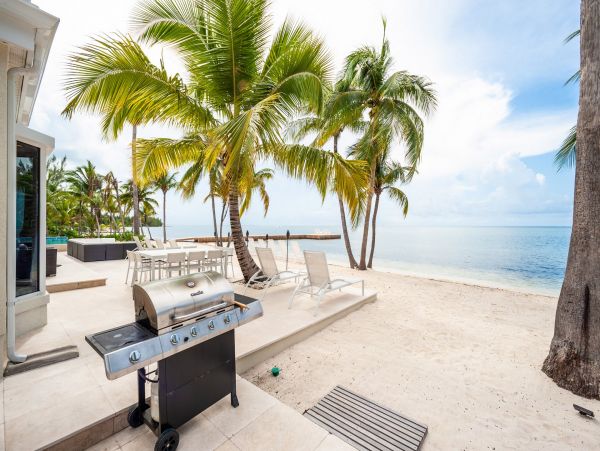 Cayman Islands Home 985328