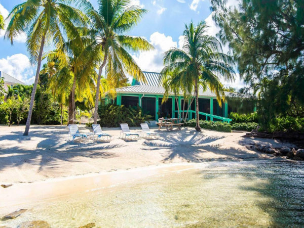 Beachfront Three Bedroom Vacation Rental in Cayman Islands