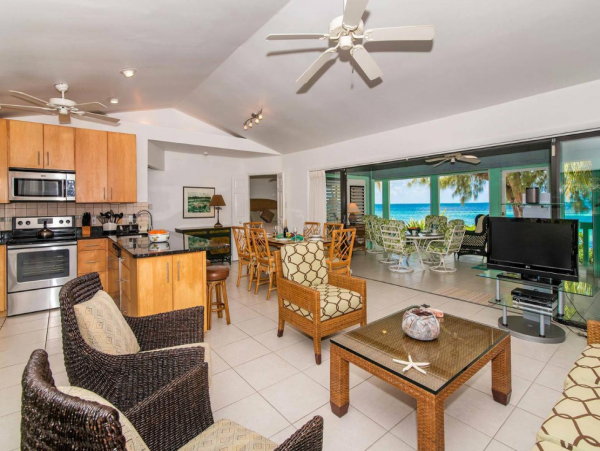 Beachfront Three Bedroom Vacation Rental in Cayman Islands