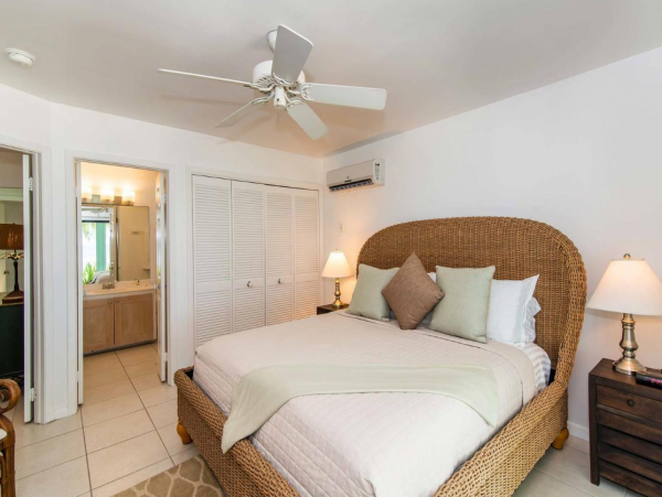Beachfront Three Bedroom Vacation Rental in Cayman Islands